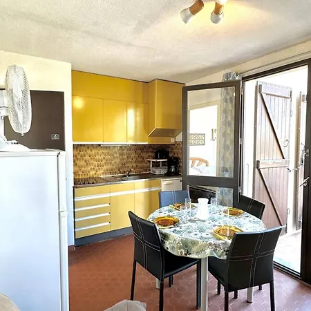 Rdc - Acces Direct Plage, Terrasse, Parking Prive, Animaux Acceptes Appartement *